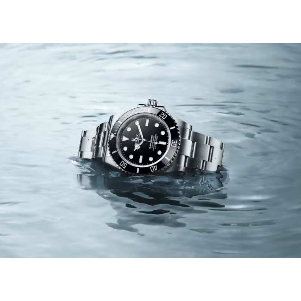 Rolex Submariner Oystersteel Ref# 124060 - Image 21
