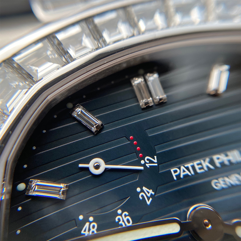 Patek Philippe Nautilus Watch – 5724G-001 - Image 13