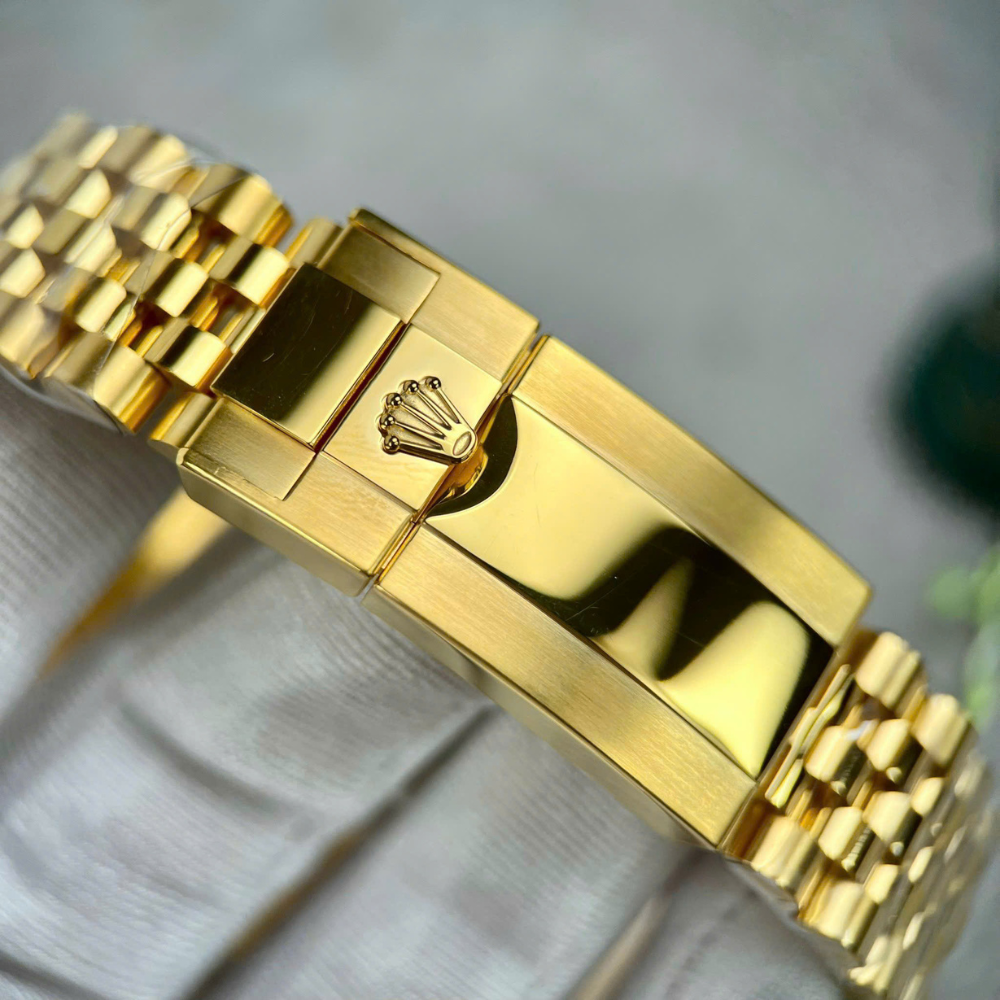 Rolex GMT-Master II Ref# 126718GRNR-0001 - Image 14